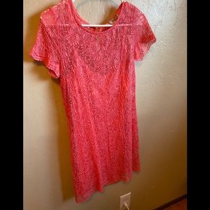 Coral lace overlay dress 💃🏼